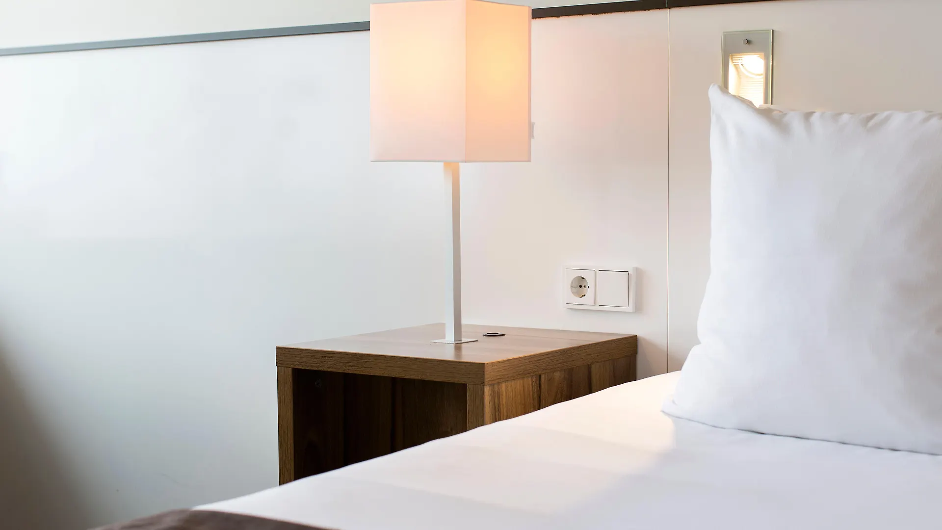 Holiday Inn Eindhoven Centre By Ihg 4*,  Ολλανδία